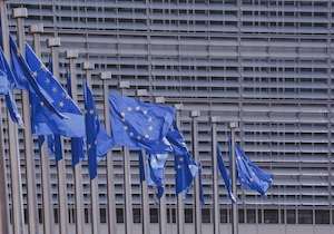 Reuters: Presa internaţională avertizează asupra riscului pierderii fondurilor UE după alianţa PSD‑AUR